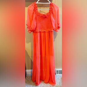 Gorgeous coral Swiss dot maxi dress by Entro, new with tags, size Medium.